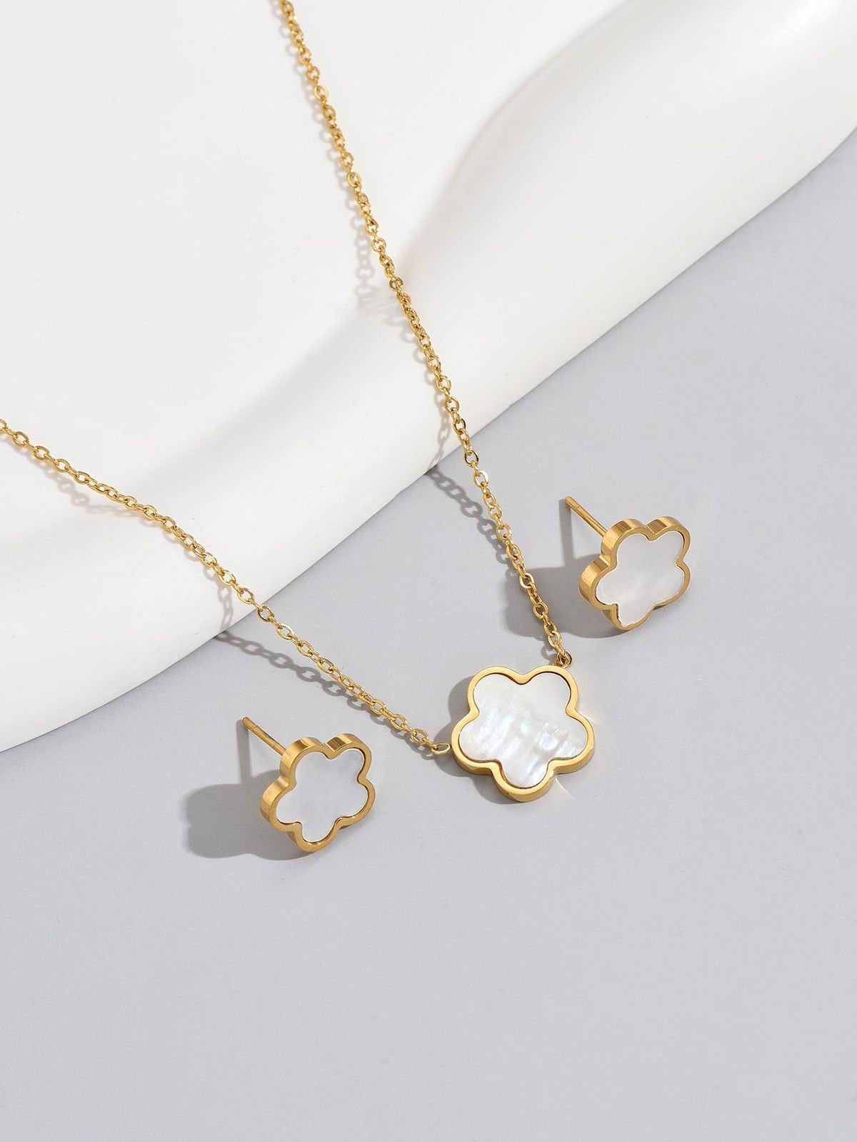 Clover Earrings and Pendant set