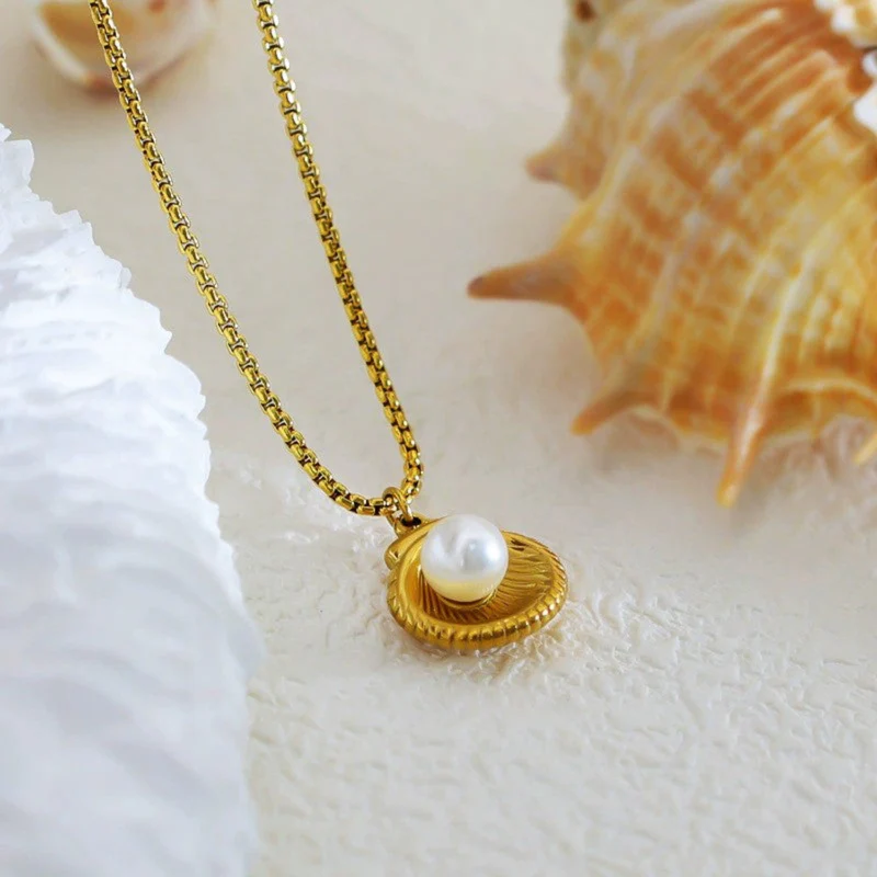 Golden Seashell Pearl Pendant Necklace